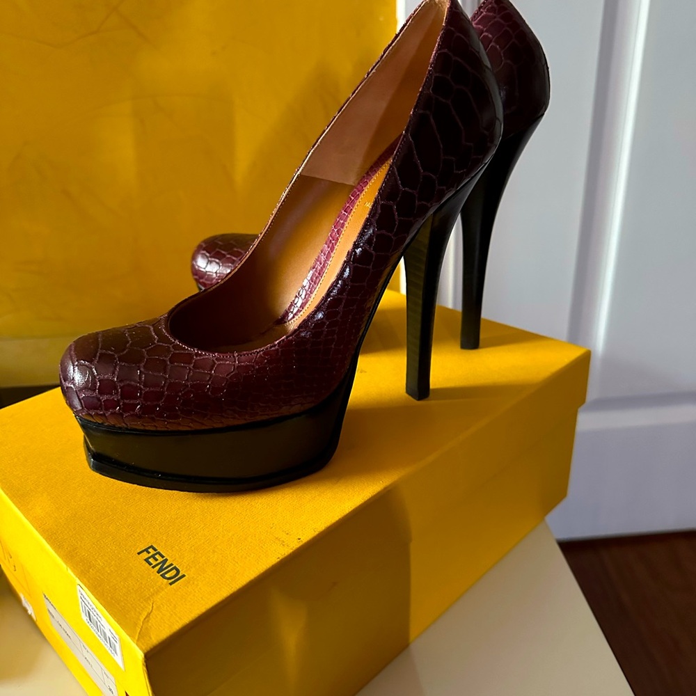 Fendi Burgundy Python Embossed Leather Platform Pumps Size 39
